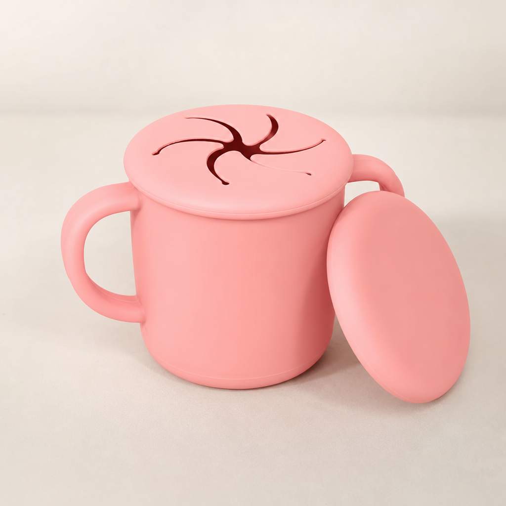 Snackmugg i silikon med spillsäkert lock
