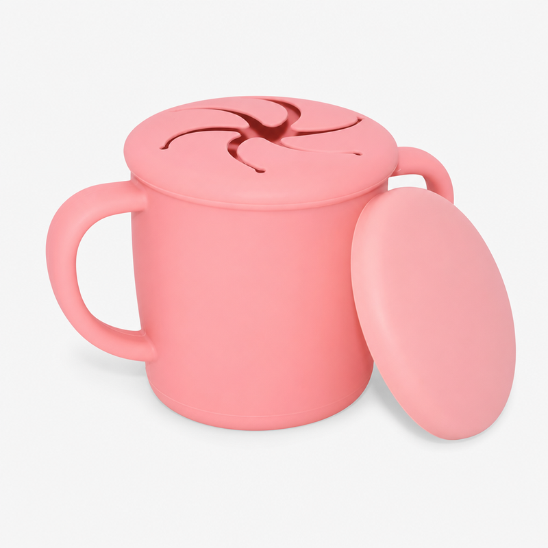 Snackmugg i silikon med spillsäkert lock